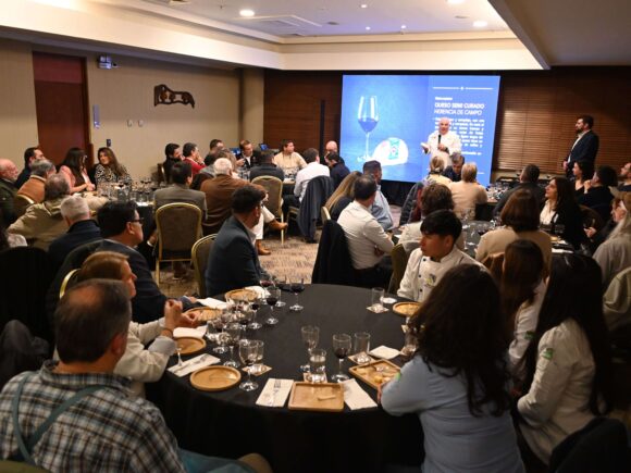 Más de 120 quesos compiten en primer día de ChileLácteo 2026